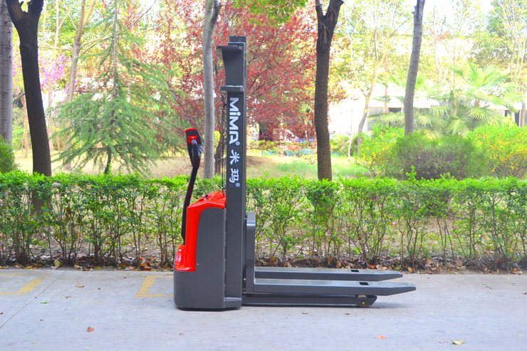 湖南榮洲機(jī)械設(shè)備有限公司,移動(dòng)式升降平臺(tái)價(jià)格,湖南升降貨梯,塑料托盤(pán)批發(fā),固定式升降平臺(tái),曲臂式升降平臺(tái),汽車(chē)尾板,全電動(dòng)叉車(chē) 湖南榮洲機(jī)械設(shè)備有限公司,移動(dòng)式升降平臺(tái)價(jià)格,湖南升降貨梯,塑料托盤(pán)批發(fā),固定式升降平臺(tái),曲臂式升降平臺(tái),汽車(chē)尾板,全電動(dòng)叉車(chē)