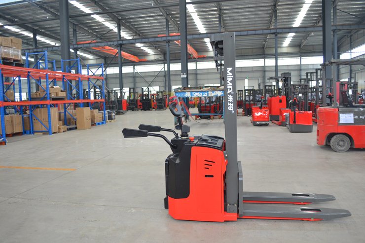 湖南榮洲機(jī)械設(shè)備有限公司,移動式升降平臺價格,湖南升降貨梯,塑料托盤批發(fā),固定式升降平臺,曲臂式升降平臺,汽車尾板,全電動叉車 湖南榮洲機(jī)械設(shè)備有限公司,移動式升降平臺價格,湖南升降貨梯,塑料托盤批發(fā),固定式升降平臺,曲臂式升降平臺,汽車尾板,全電動叉車