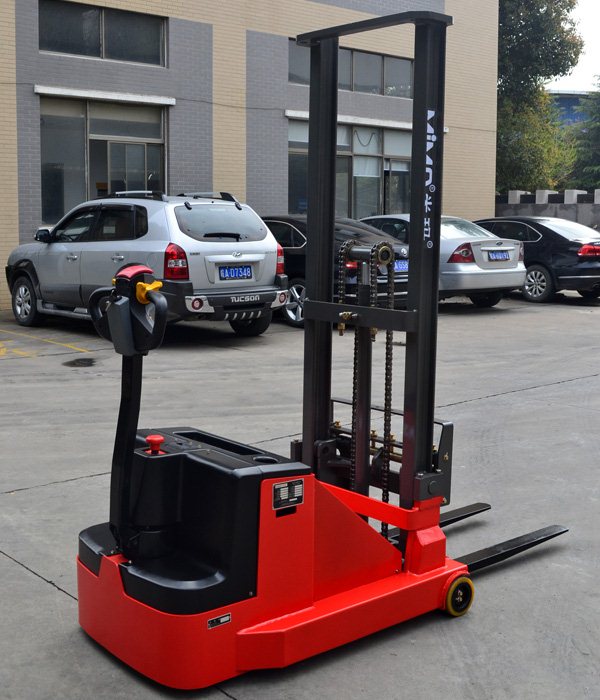 湖南榮洲機(jī)械設(shè)備有限公司,移動(dòng)式升降平臺(tái)價(jià)格,湖南升降貨梯,塑料托盤批發(fā),固定式升降平臺(tái),曲臂式升降平臺(tái),汽車尾板,全電動(dòng)叉車 湖南榮洲機(jī)械設(shè)備有限公司,移動(dòng)式升降平臺(tái)價(jià)格,湖南升降貨梯,塑料托盤批發(fā),固定式升降平臺(tái),曲臂式升降平臺(tái),汽車尾板,全電動(dòng)叉車