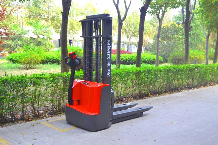 湖南榮洲機(jī)械設(shè)備有限公司,移動(dòng)式升降平臺(tái)價(jià)格,湖南升降貨梯,塑料托盤(pán)批發(fā),固定式升降平臺(tái),曲臂式升降平臺(tái),汽車(chē)尾板,全電動(dòng)叉車(chē) 湖南榮洲機(jī)械設(shè)備有限公司,移動(dòng)式升降平臺(tái)價(jià)格,湖南升降貨梯,塑料托盤(pán)批發(fā),固定式升降平臺(tái),曲臂式升降平臺(tái),汽車(chē)尾板,全電動(dòng)叉車(chē)