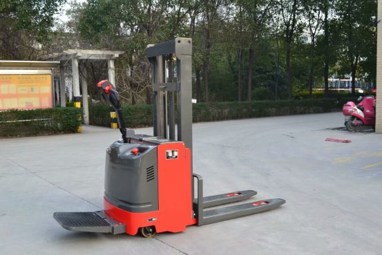 湖南榮洲機(jī)械設(shè)備有限公司,移動(dòng)式升降平臺(tái)價(jià)格,湖南升降貨梯,塑料托盤批發(fā),固定式升降平臺(tái),曲臂式升降平臺(tái),汽車尾板,全電動(dòng)叉車 湖南榮洲機(jī)械設(shè)備有限公司,移動(dòng)式升降平臺(tái)價(jià)格,湖南升降貨梯,塑料托盤批發(fā),固定式升降平臺(tái),曲臂式升降平臺(tái),汽車尾板,全電動(dòng)叉車