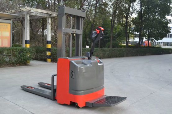 湖南榮洲機(jī)械設(shè)備有限公司,移動(dòng)式升降平臺(tái)價(jià)格,湖南升降貨梯,塑料托盤批發(fā),固定式升降平臺(tái),曲臂式升降平臺(tái),汽車尾板,全電動(dòng)叉車 湖南榮洲機(jī)械設(shè)備有限公司,移動(dòng)式升降平臺(tái)價(jià)格,湖南升降貨梯,塑料托盤批發(fā),固定式升降平臺(tái),曲臂式升降平臺(tái),汽車尾板,全電動(dòng)叉車