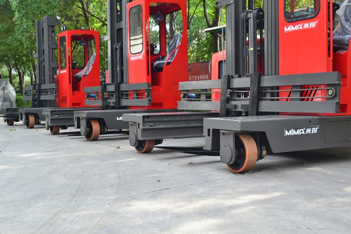 湖南榮洲機(jī)械設(shè)備有限公司,移動式升降平臺價格,湖南升降貨梯,塑料托盤批發(fā),固定式升降平臺,曲臂式升降平臺,汽車尾板,全電動叉車