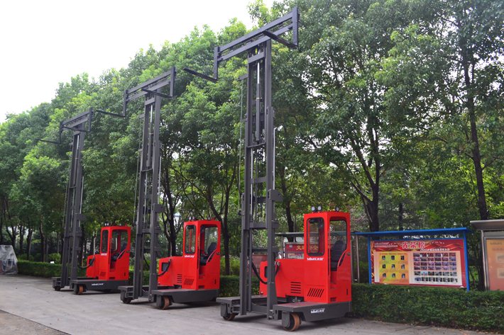 湖南榮洲機(jī)械設(shè)備有限公司,移動式升降平臺價格,湖南升降貨梯,塑料托盤批發(fā),固定式升降平臺,曲臂式升降平臺,汽車尾板,全電動叉車 湖南榮洲機(jī)械設(shè)備有限公司,移動式升降平臺價格,湖南升降貨梯,塑料托盤批發(fā),固定式升降平臺,曲臂式升降平臺,汽車尾板,全電動叉車